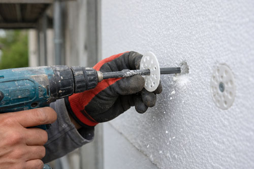 Kołkowanie styropianu