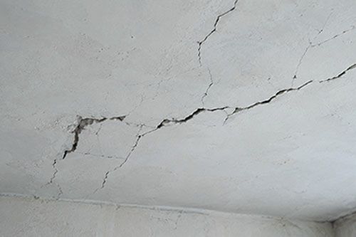 Pęknięcia stropu