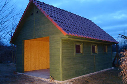 Budowa drewnianego garażu